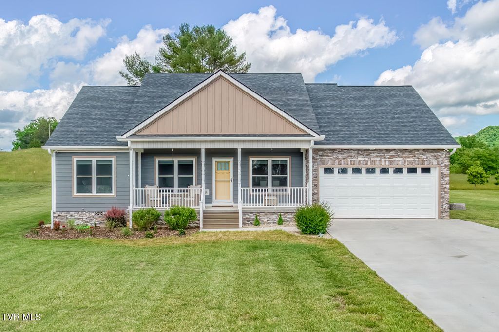 Photo of 1007 Deerfoot Circle, Rogersville, TN 37857 (MLS # 9995246)