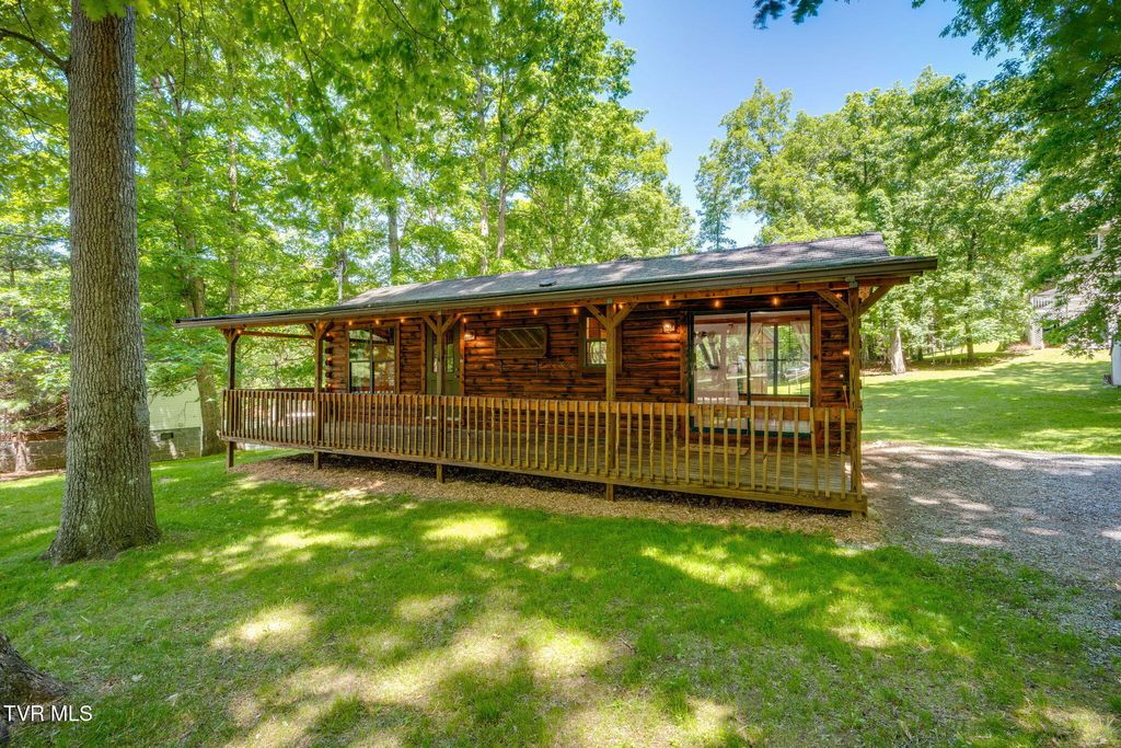 Photo of 497 Rockingham Road, Johnson City, TN 37615 (MLS # 9995333)