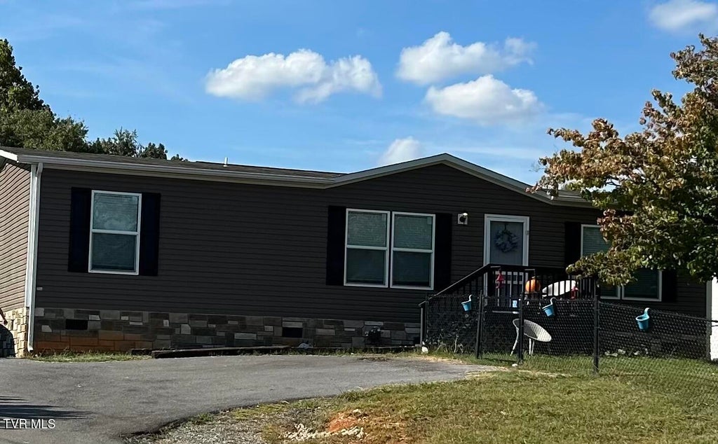 Photo of 1512 Bloomingdale Road, Kingsport, TN 37660 (MLS # 10000678)