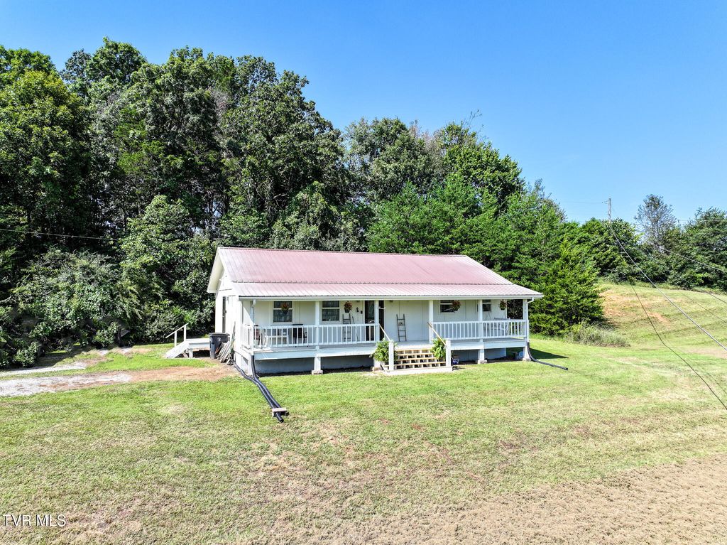 Photo of 2945 Enka Highway Highway, Morristown, TN 37813 (MLS # 9991005)