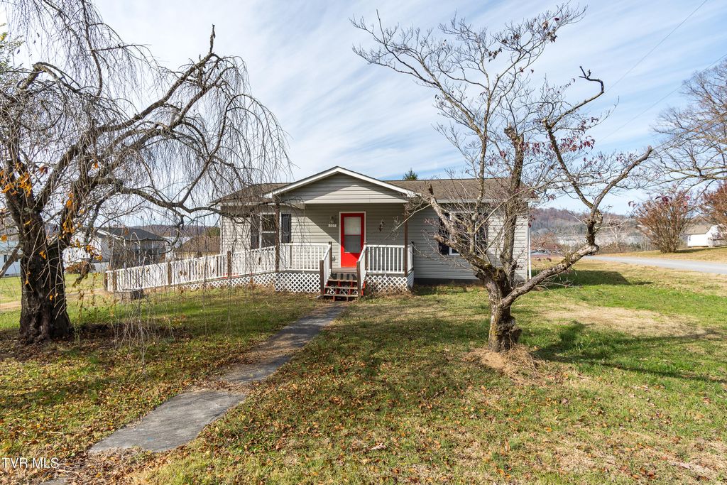Photo of 107 2nd Street, Watauga, TN 37694 (MLS # 9988304)