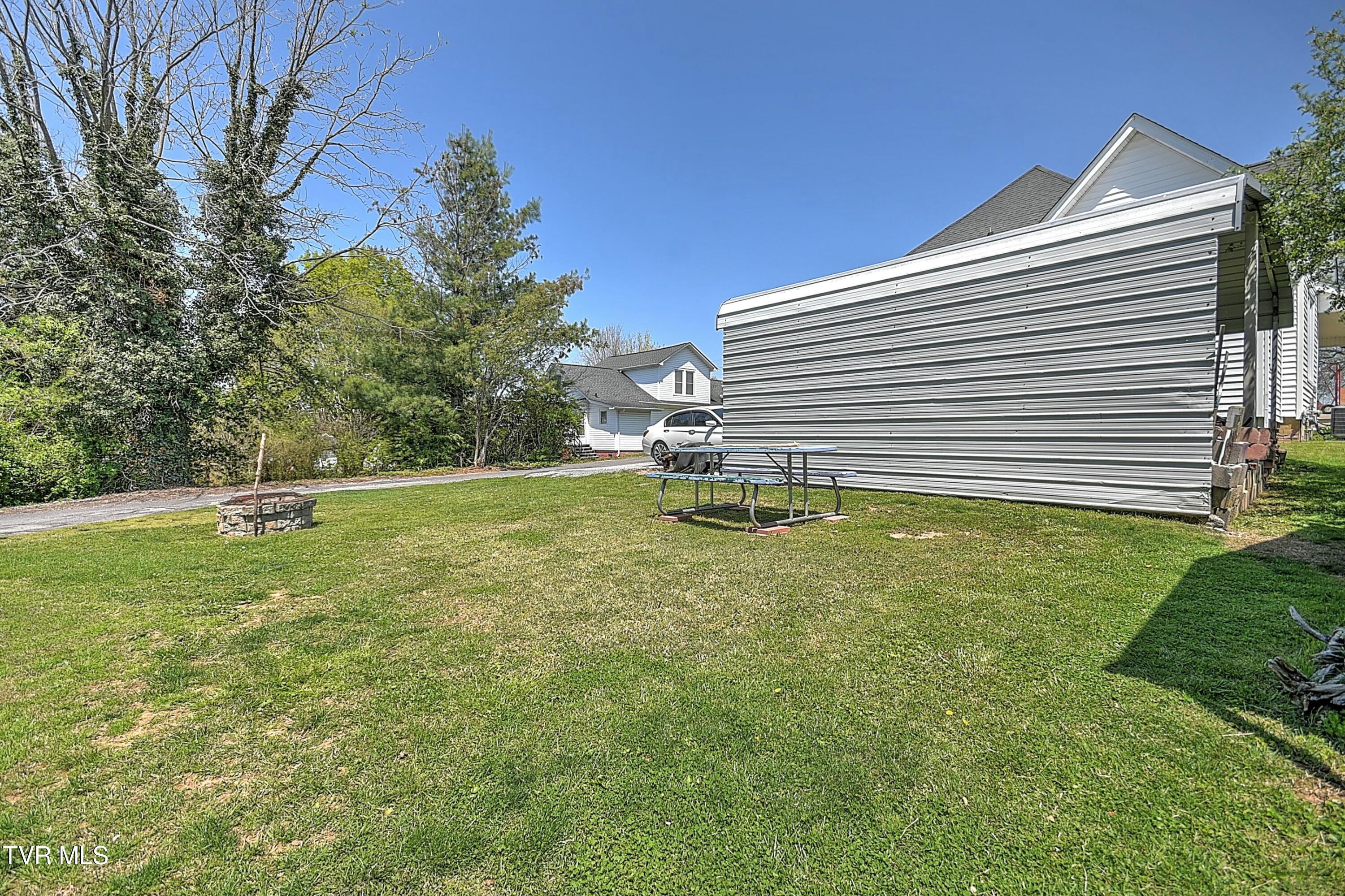 908 Weaver Pike, Bristol, Tennessee image 9