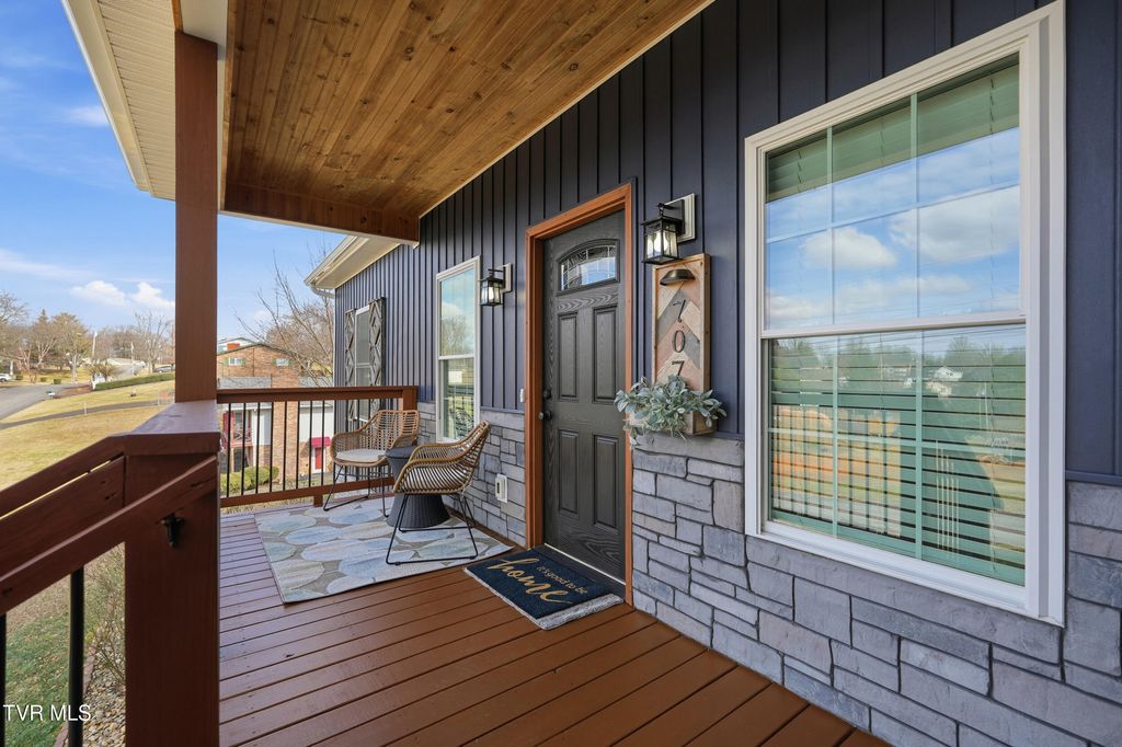 Photo of 707 Cherokee Street, Jonesborough, TN 37659 (MLS # 9990690)