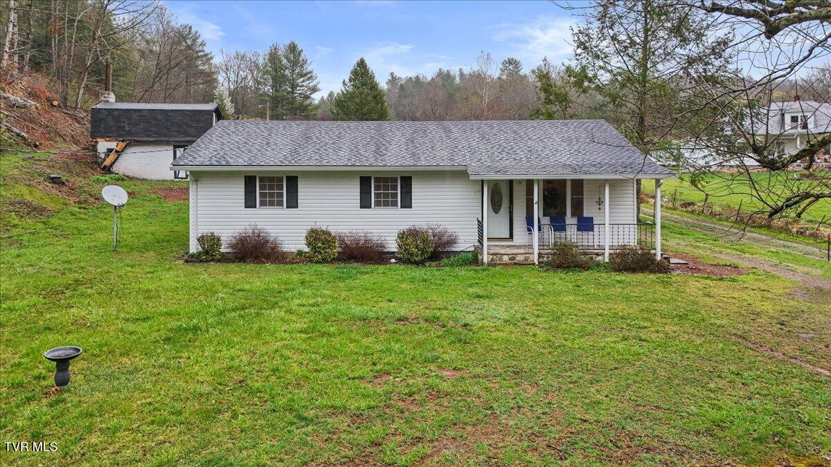 1301 Slimp Branch Road, Mountain City, Tennessee image 2