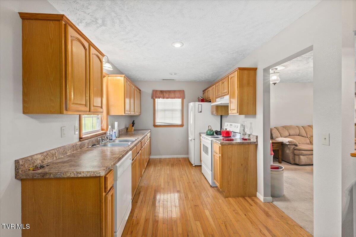 1301 Slimp Branch Road, Mountain City, Tennessee image 18
