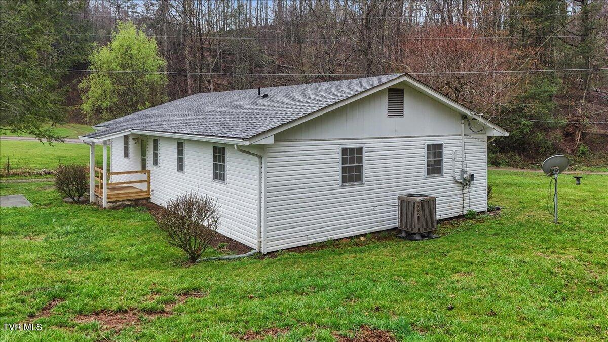 1301 Slimp Branch Road, Mountain City, Tennessee image 3