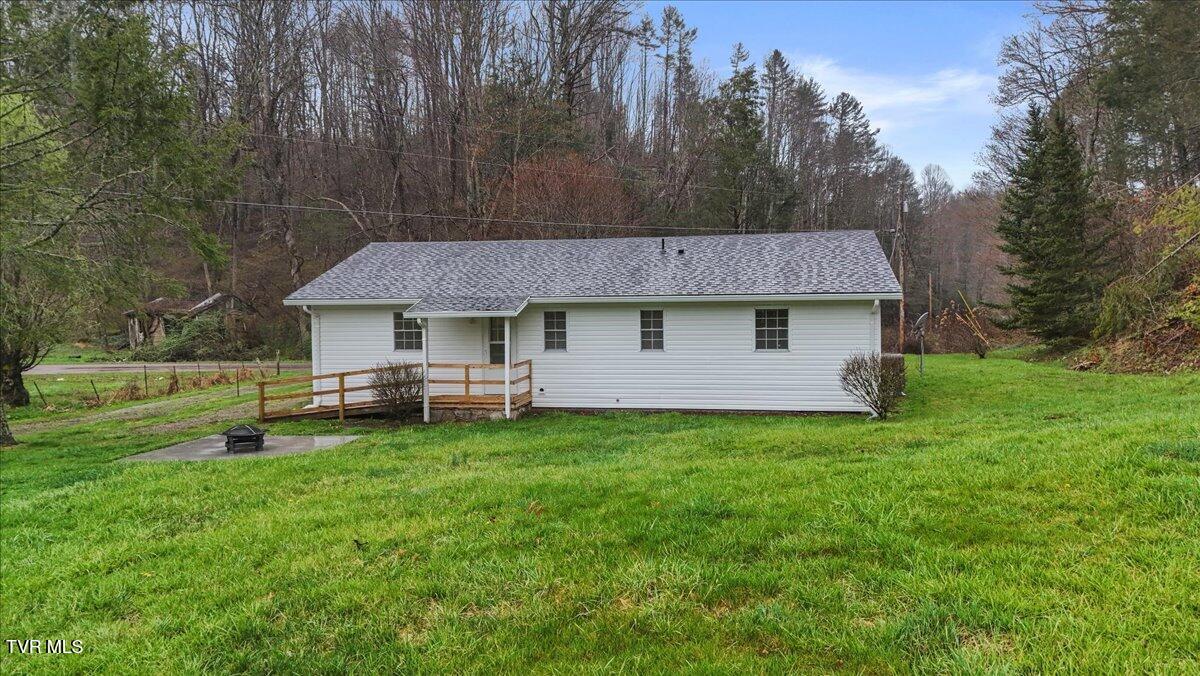 1301 Slimp Branch Road, Mountain City, Tennessee image 9