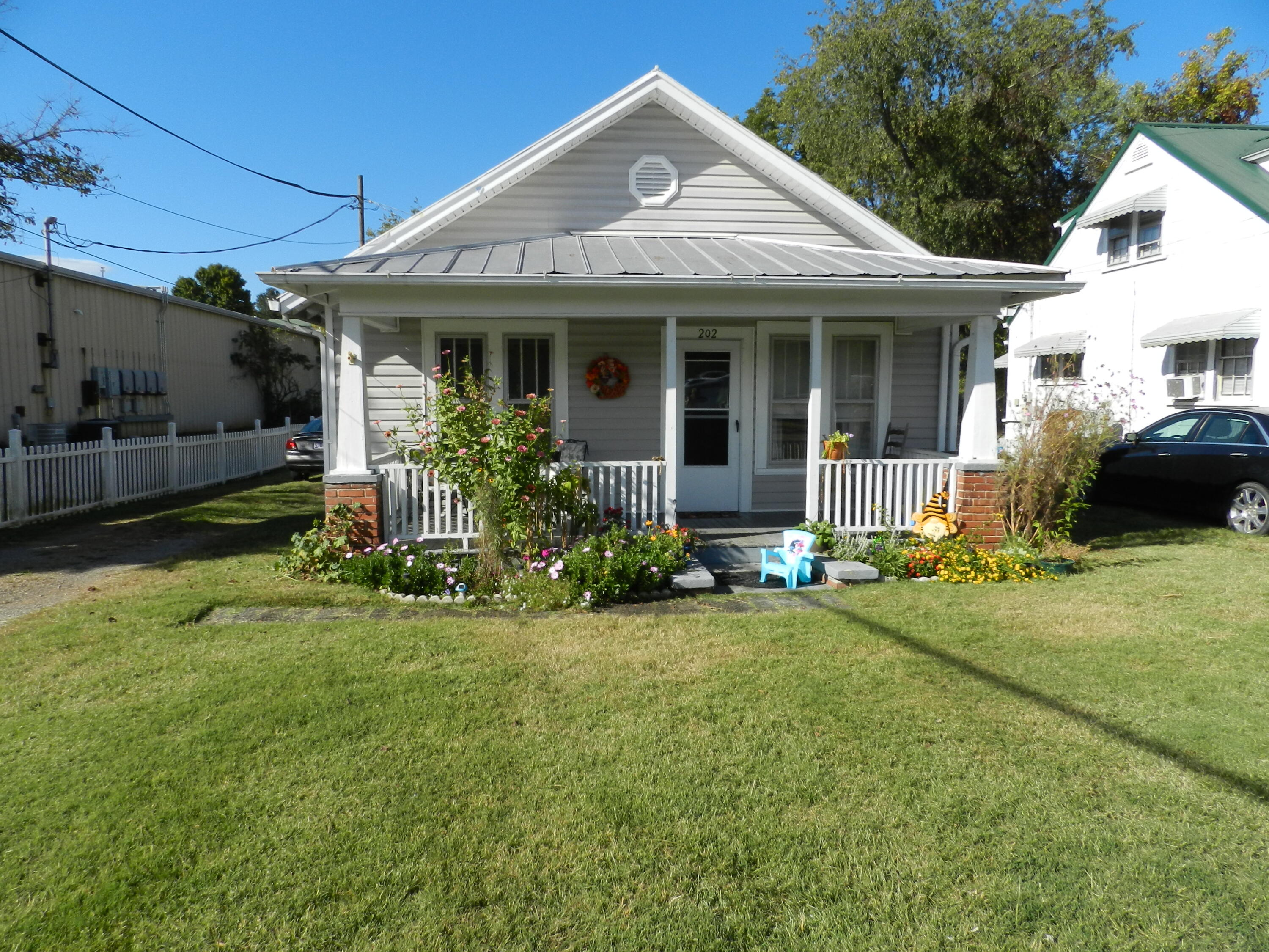 200 & 202 Main Street, Mount Carmel, Tennessee image 4