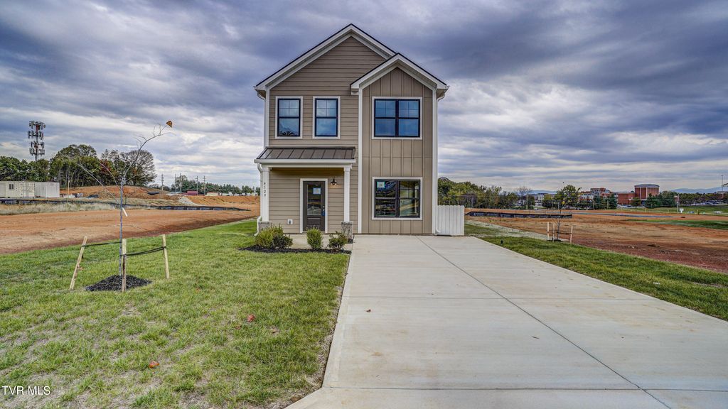 Photo of 4129 Gambrel Oaks Street, Blountville, TN 37617 (MLS # 9988620)