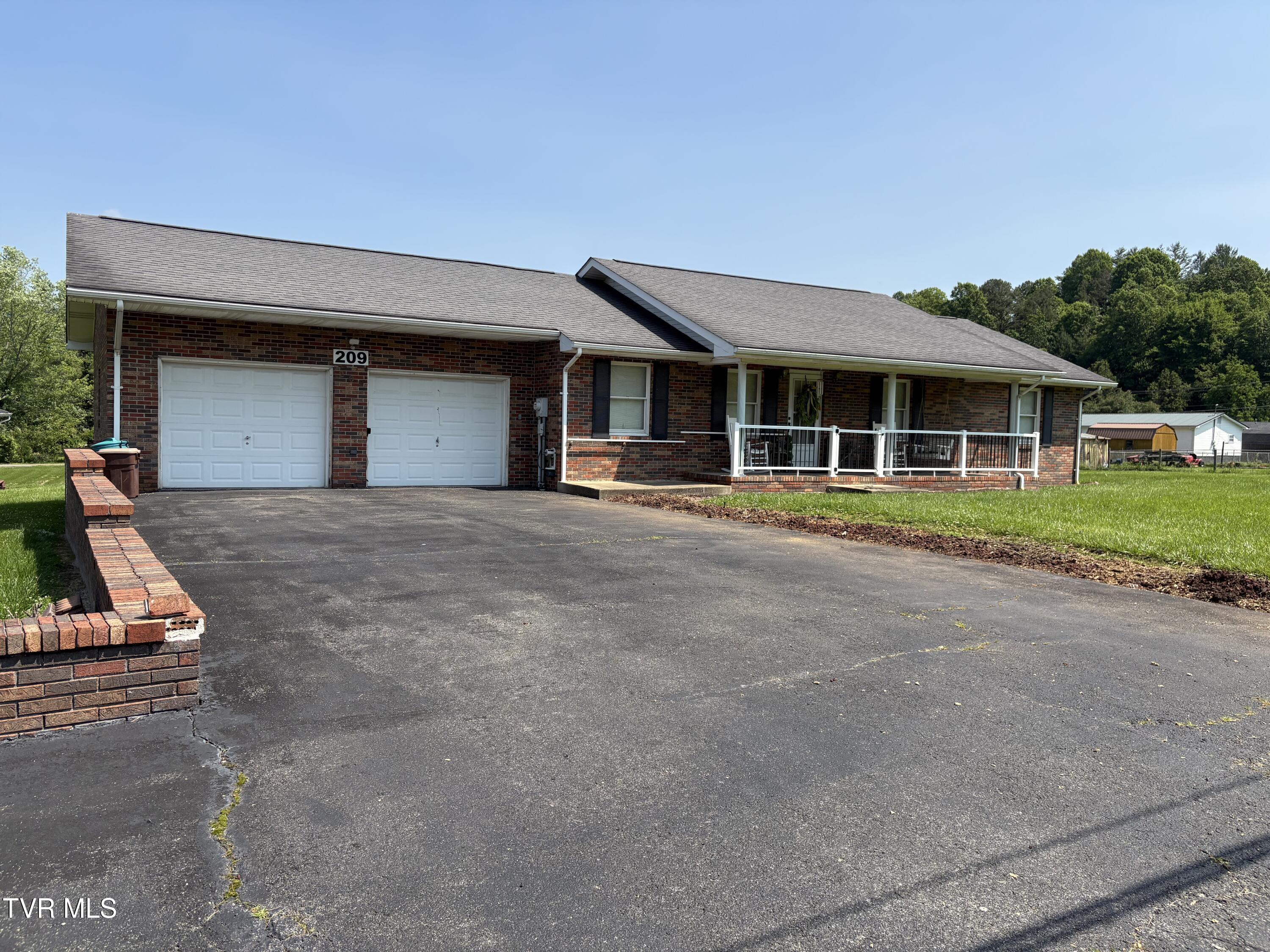 209 Central Street Street, Coeburn, Virginia image 2