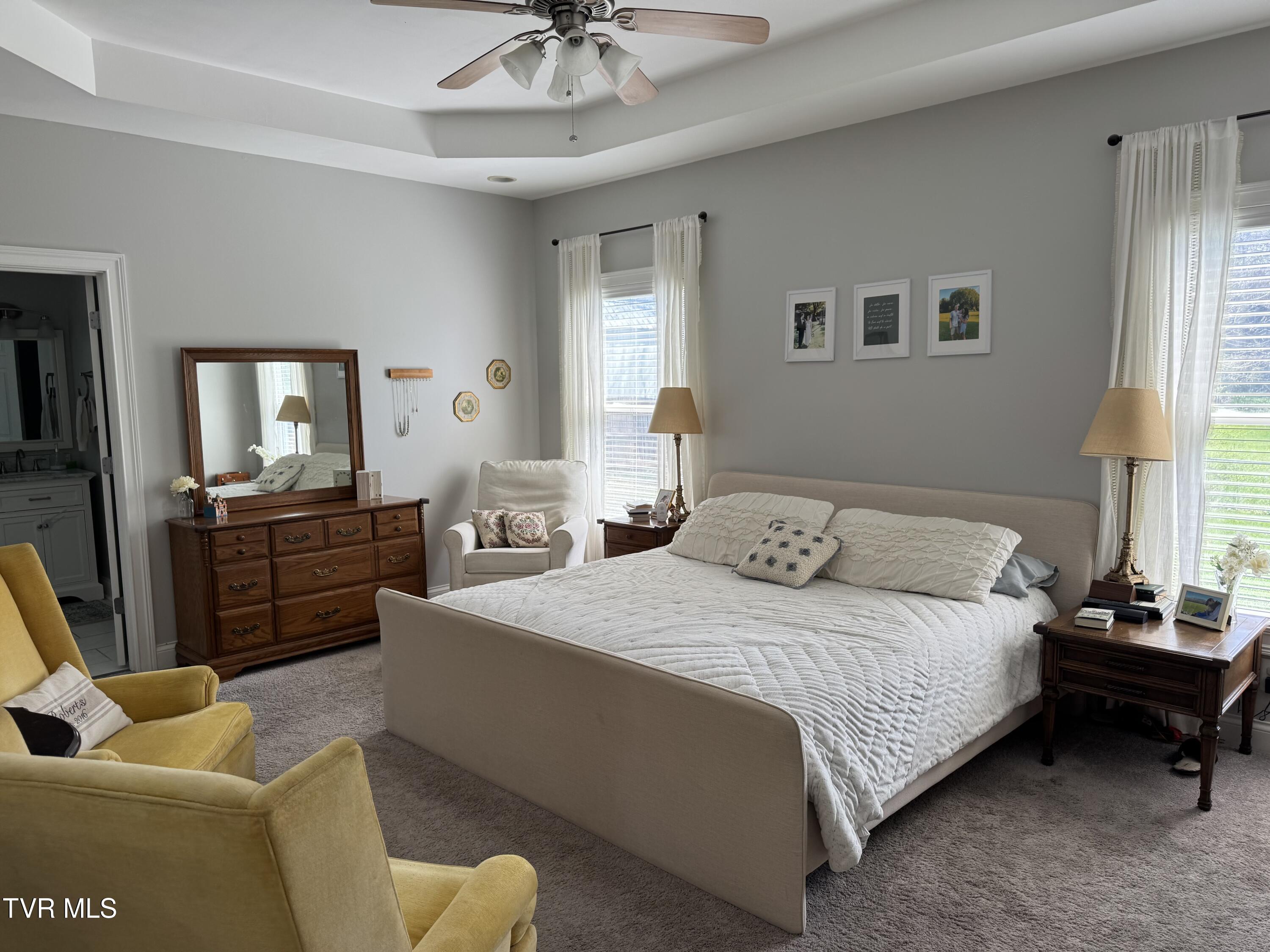 Johnson City, Tennessee 37601, United States, 3 Bedrooms Bedrooms, ,2 BathroomsBathrooms,Residential,Pending,104933