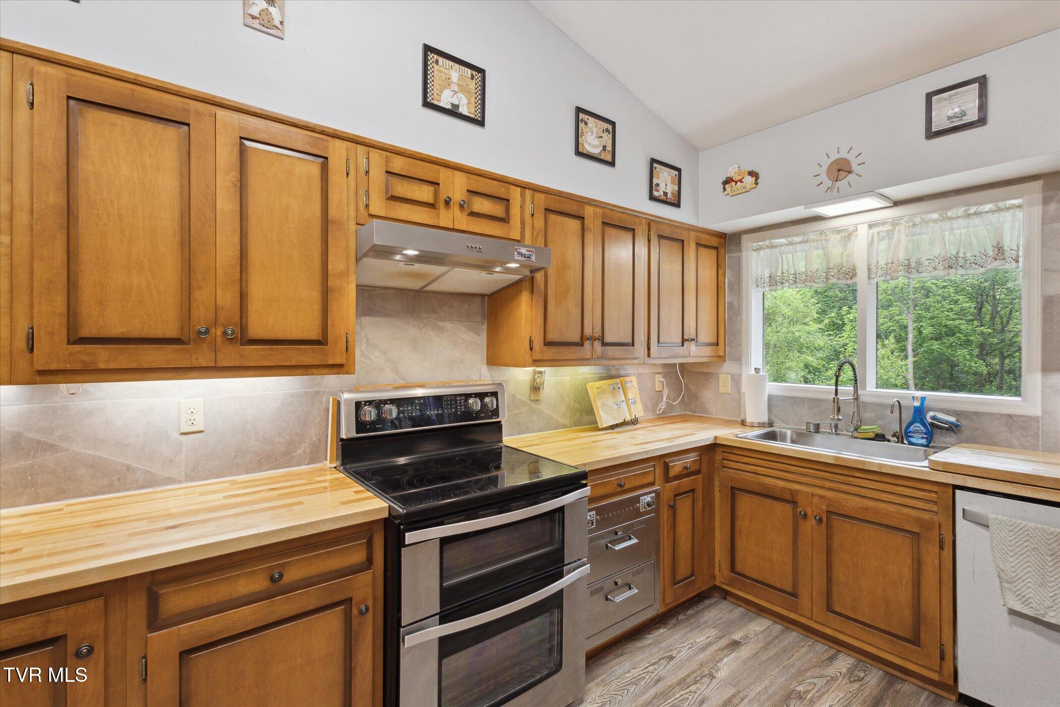 2021 Westwind Drive, Kingsport, Tennessee image 11