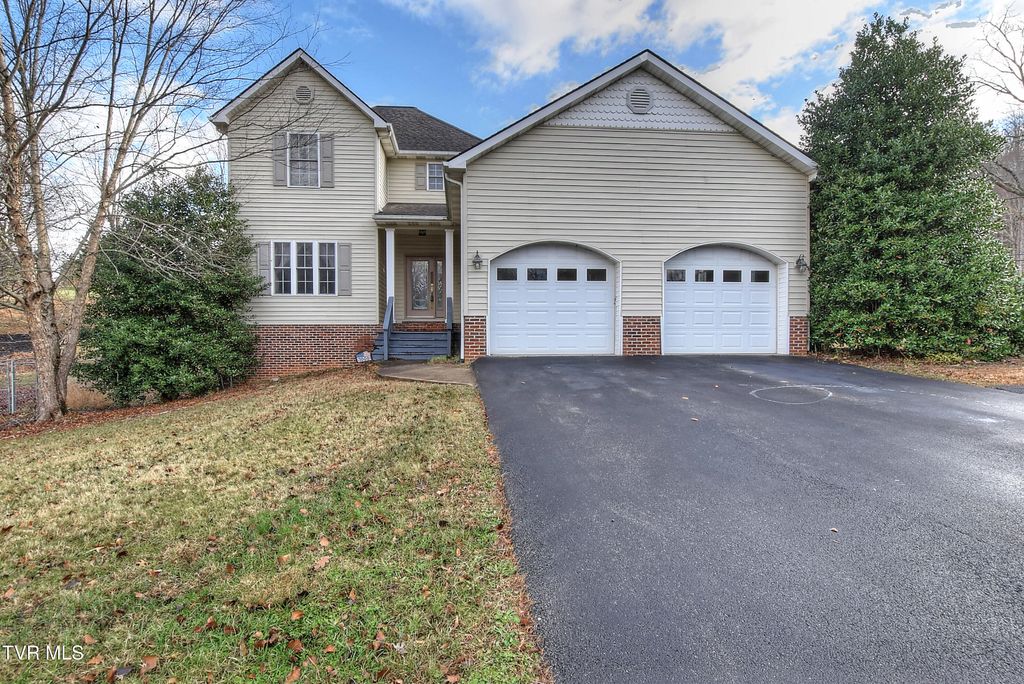 Photo of 1000 Quail Run, Erwin, TN 37650 (MLS # 9988965)