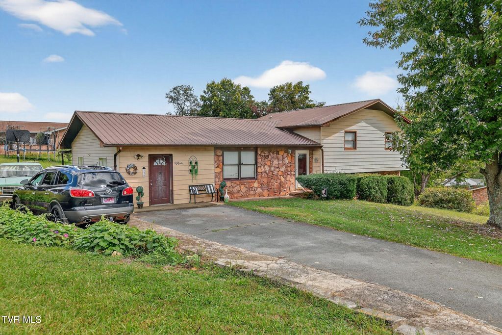 Photo of 170 Hartman Drive, Jonesborough, TN 37659 (MLS # 9987409)