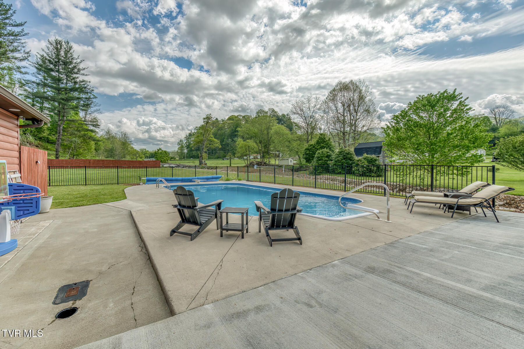 847 Circle Drive, Mountain City, Tennessee image 40