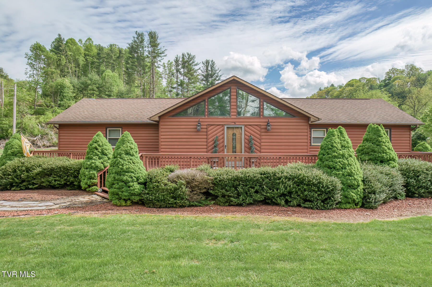 847 Circle Drive, Mountain City, Tennessee image 1