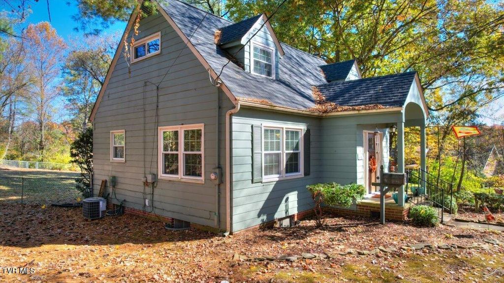 Photo of 2517 Larkspur Drive, Johnson City, TN 37604 (MLS # 9988176)