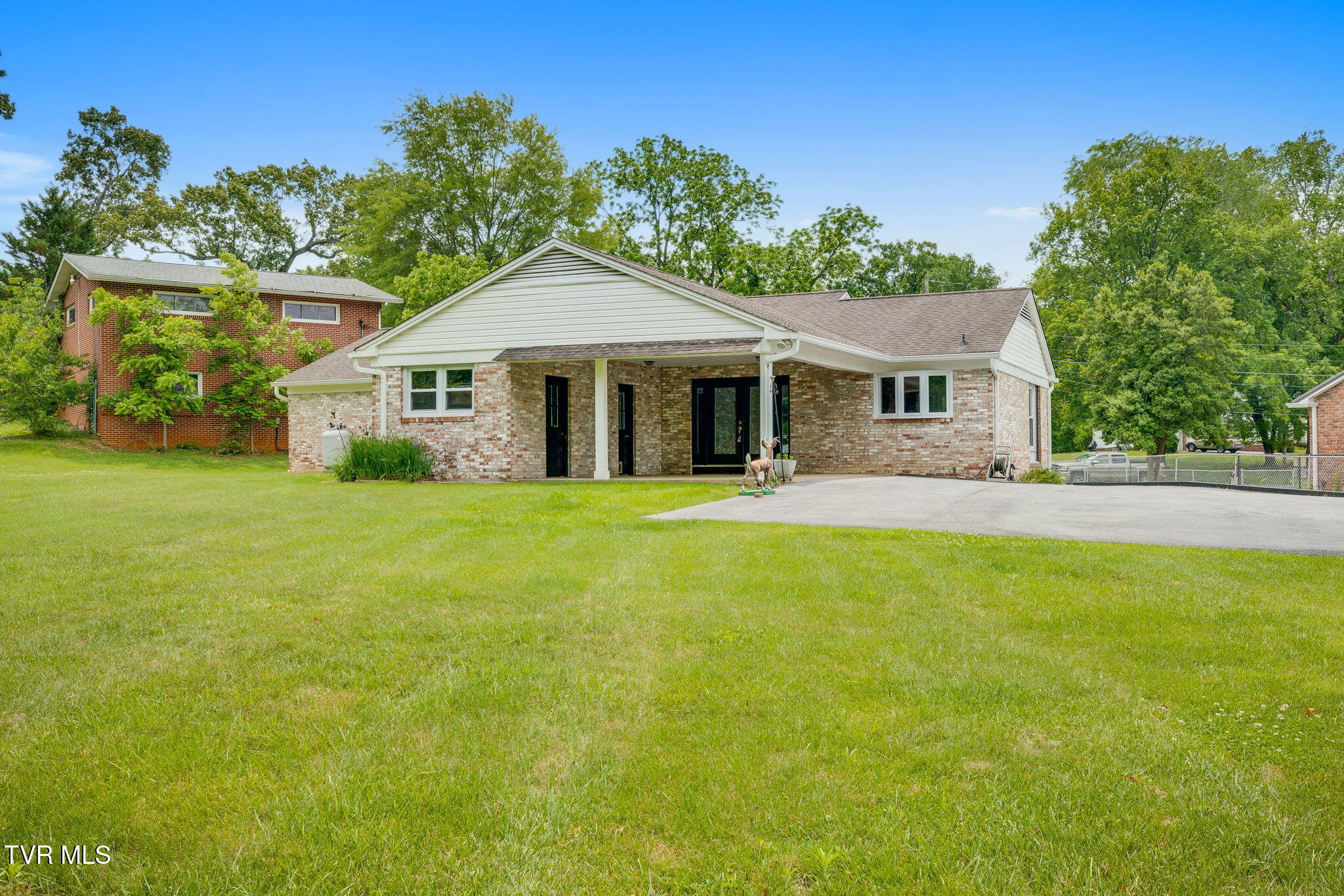 524 Robindale Lane, Kingsport, Tennessee image 5
