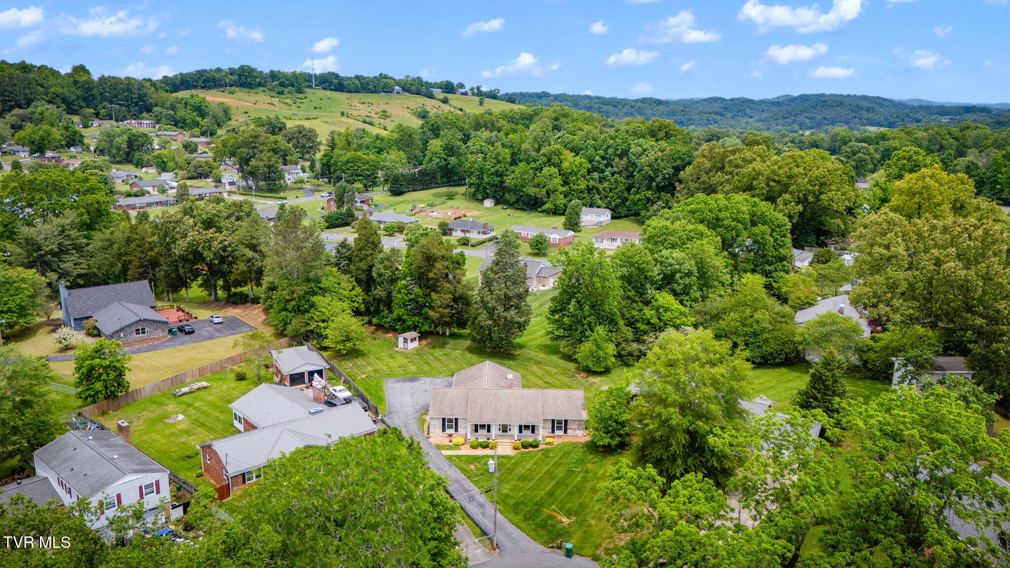 524 Robindale Lane, Kingsport, Tennessee image 31