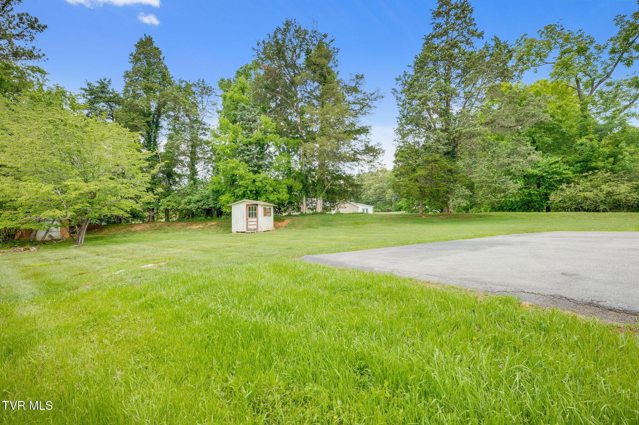 524 Robindale Lane, Kingsport, Tennessee image 29