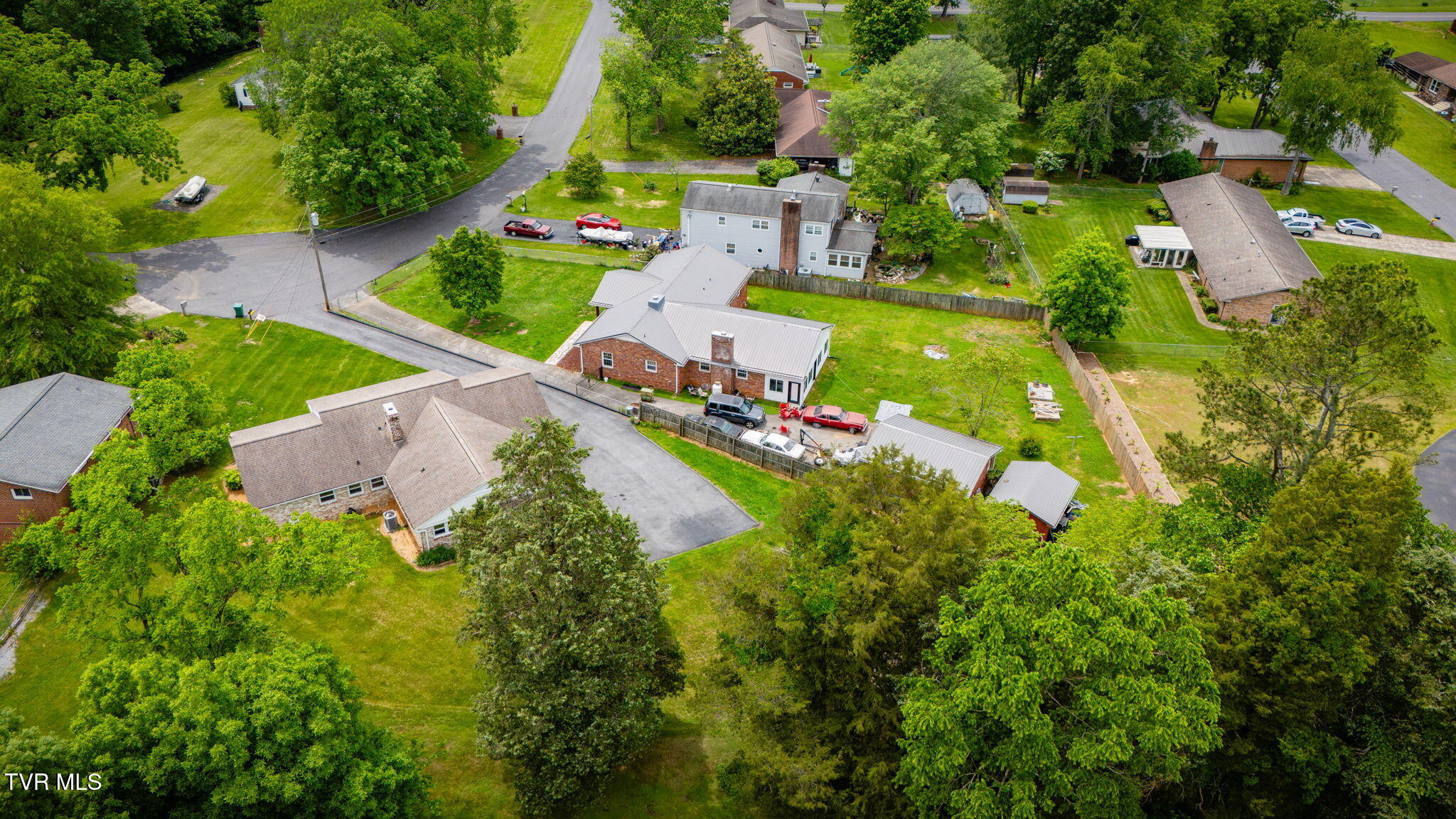 524 Robindale Lane, Kingsport, Tennessee image 32