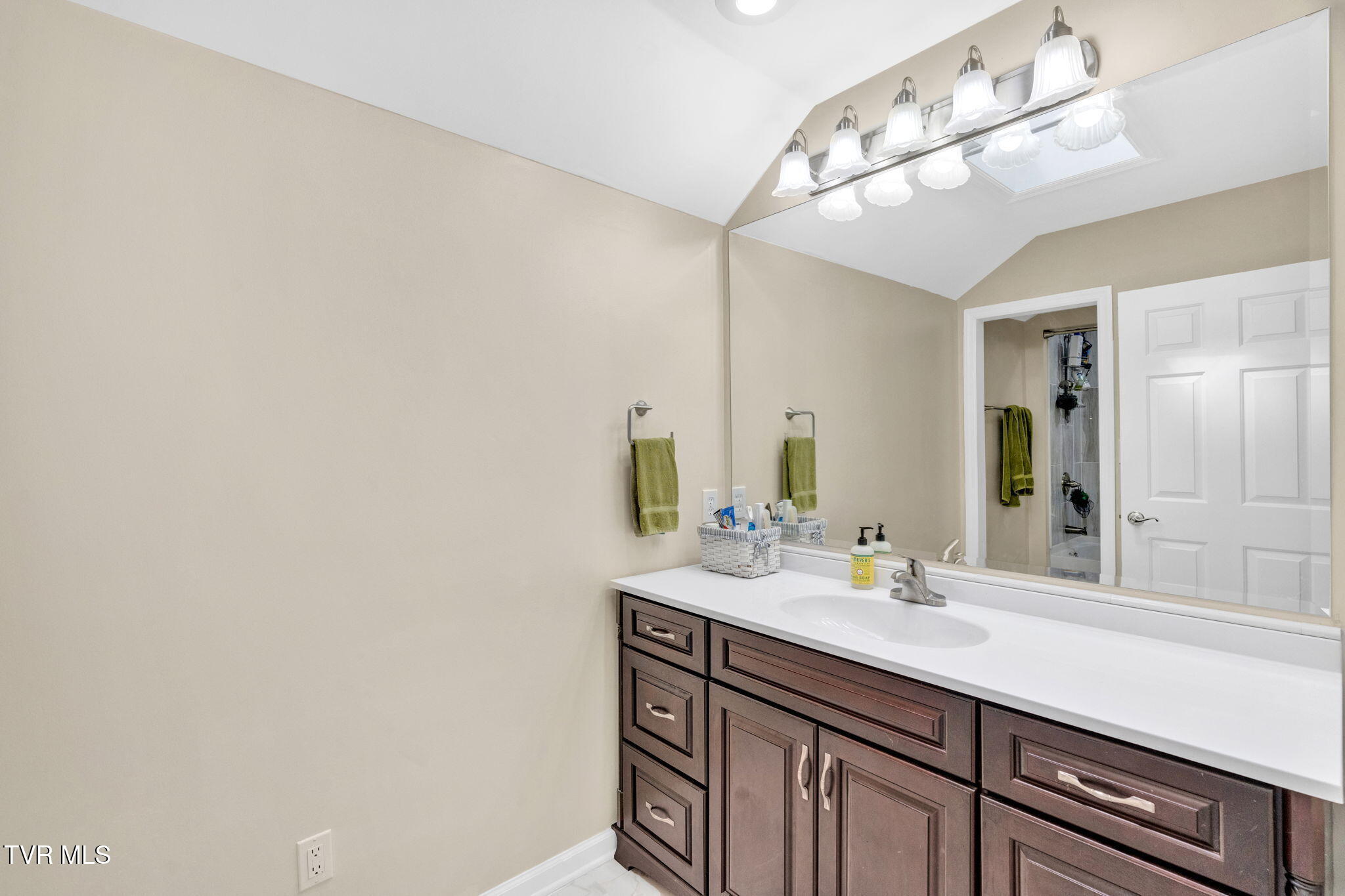 3402 Honeywood Drive, Johnson City, Tennessee image 45