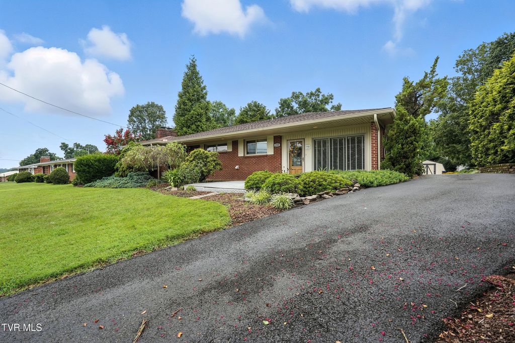 Photo of 250 Pace Drive, Bristol, VA 24201 (MLS # 9991229)