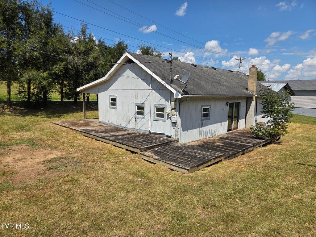 Photo of 213 Old Oak Lane, Bluff City, TN 37618 (MLS # 10000282)