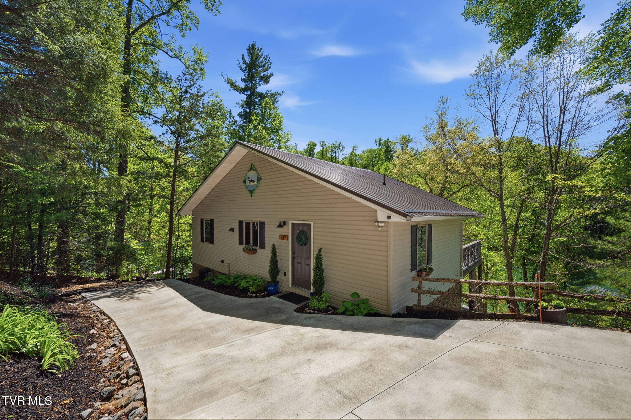 237 Candlewood Lane