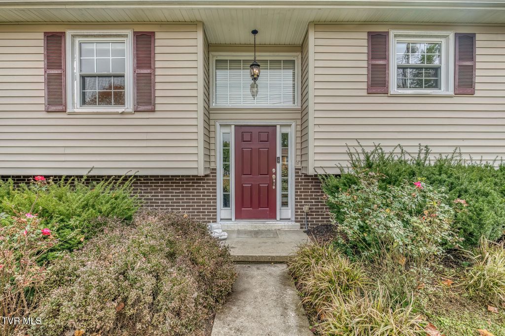 Photo of 228 Edgefield Road, Bristol, TN 37620 (MLS # 9987695)