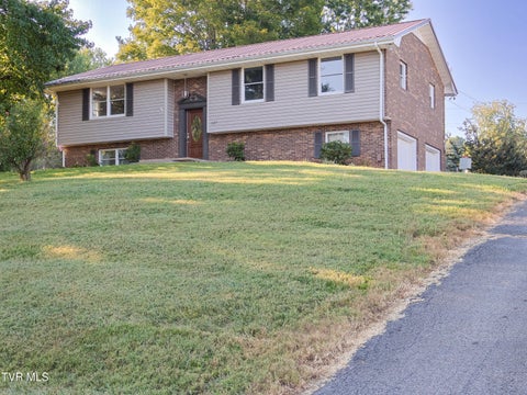 Photo of 527 Spruce Street, Mount Carmel, TN 37645 (MLS # 10000731)
