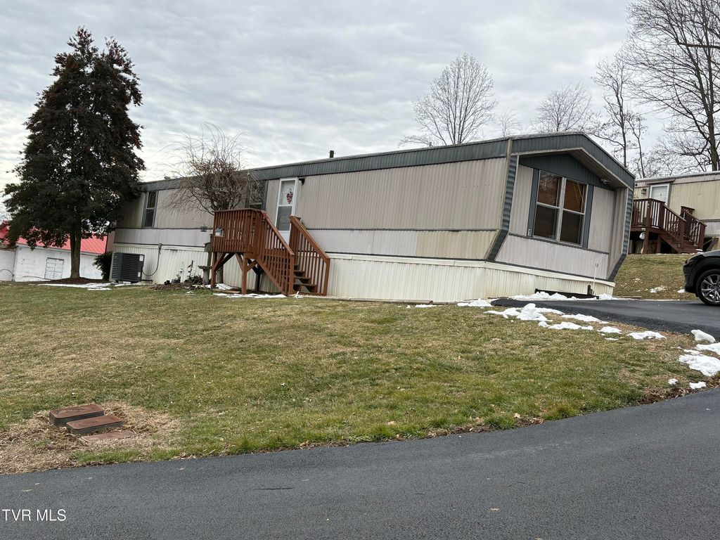 Photo of 611 North Street, Johnson City, TN 37604 (MLS # 9990980)