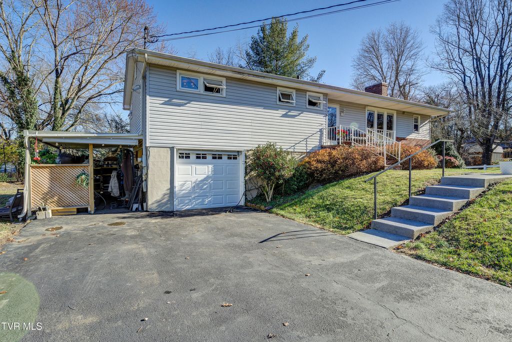 Photo of 1309 Indian Hills Drive, Bristol, TN 37620 (MLS # 9988698)