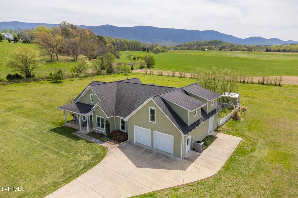Photo of 212 Forked Deer Road, Greeneville, TN 37743 (MLS # 9993510)
