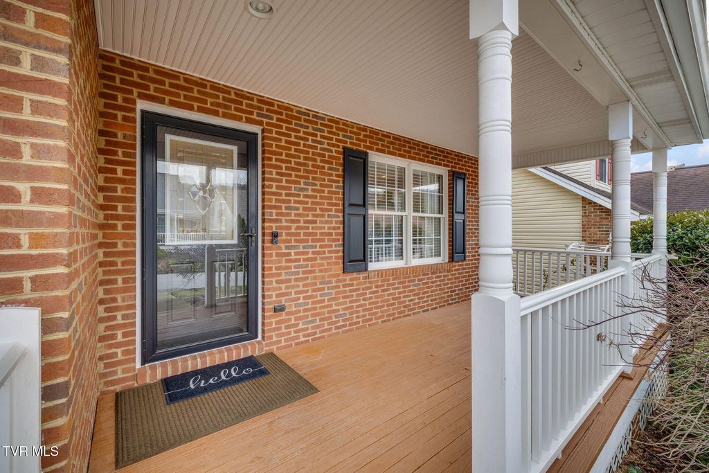 Photo of 613 Willowcrest Place, Kingsport, TN 37660 (MLS # 9991789)