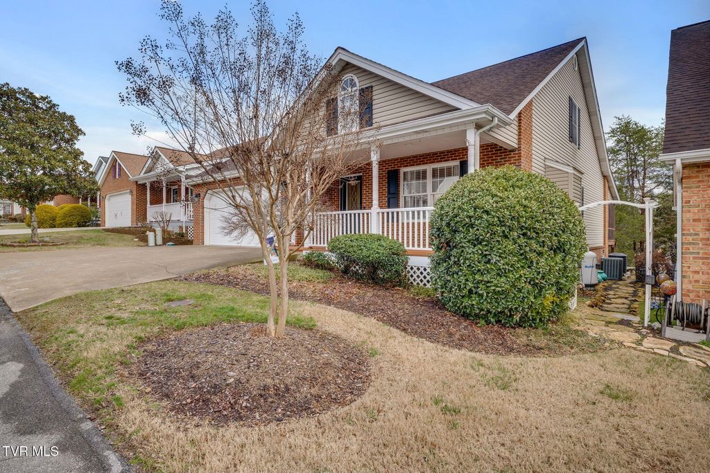 Photo of 613 Willowcrest Place, Kingsport, TN 37660 (MLS # 9991789)
