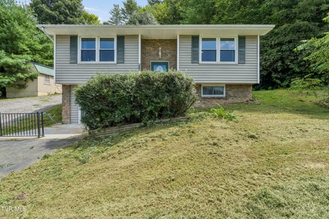 Homes For Sale - 506 Chestnut Drive<br/> Mountain City, TN 37683