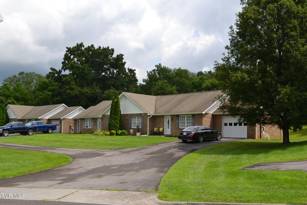 Photo of 623 Wyndale Rd Rd #6, Abingdon, VA 24210 (MLS # 9983502)