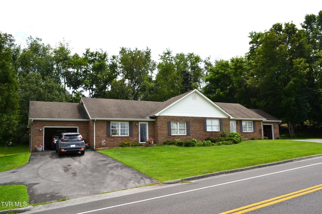 Photo of 623 Wyndale Rd Rd #6, Abingdon, VA 24210 (MLS # 9983502)