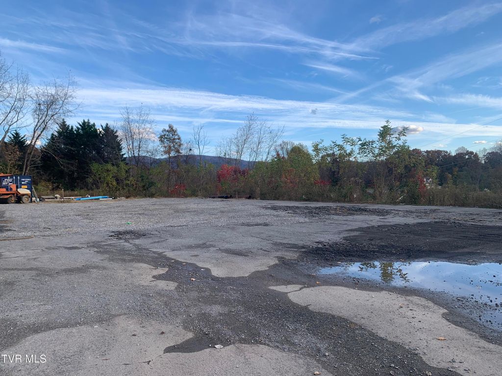 Photo of 4045 Weaver Pike, Bluff City, TN 37618 (MLS # 9986106)