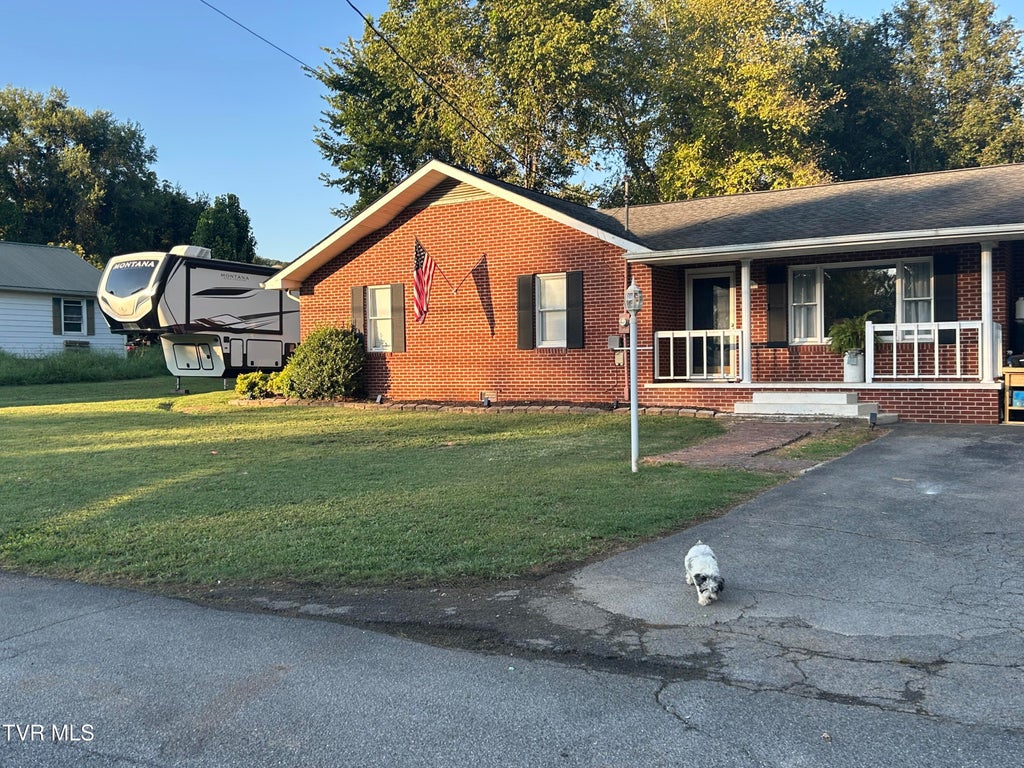 Photo of 116 Orange Street, Kingsport, TN 37660 (MLS # 10000715)