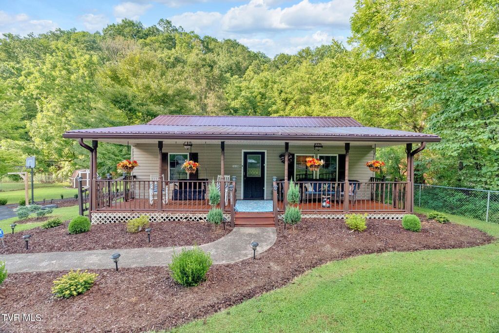 Photo of 1830 Bristol Highway, Watauga, TN 37694 (MLS # 9991357)