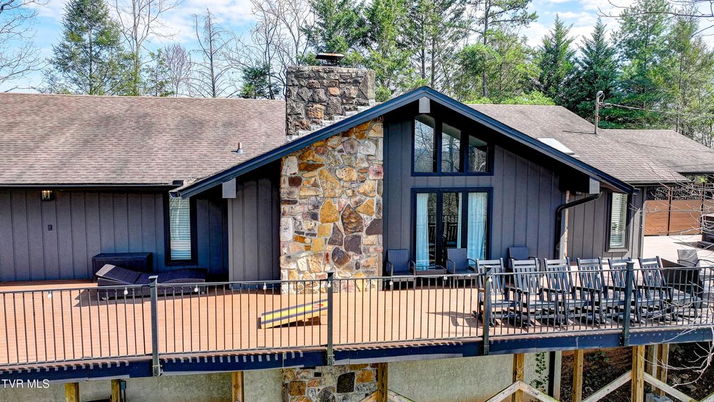 Photo of 428 Moody Drive, Gatlinburg, TN 37738 (MLS # 9992370)