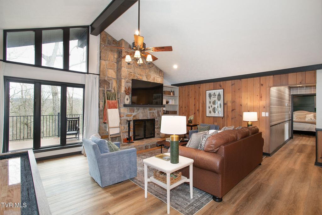 Photo of 428 Moody Drive, Gatlinburg, TN 37738 (MLS # 9992370)