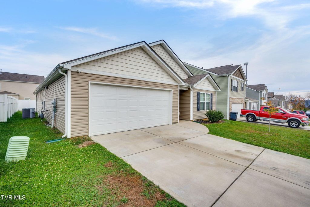 Photo of 1237 Stamp Lodge Road, Kingsport, TN 37660 (MLS # 9988633)