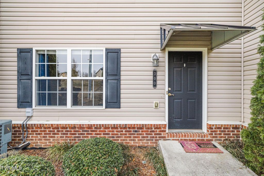 Photo of 2121 Greenwood Drive #300, Johnson City, TN 37604 (MLS # 9991564)