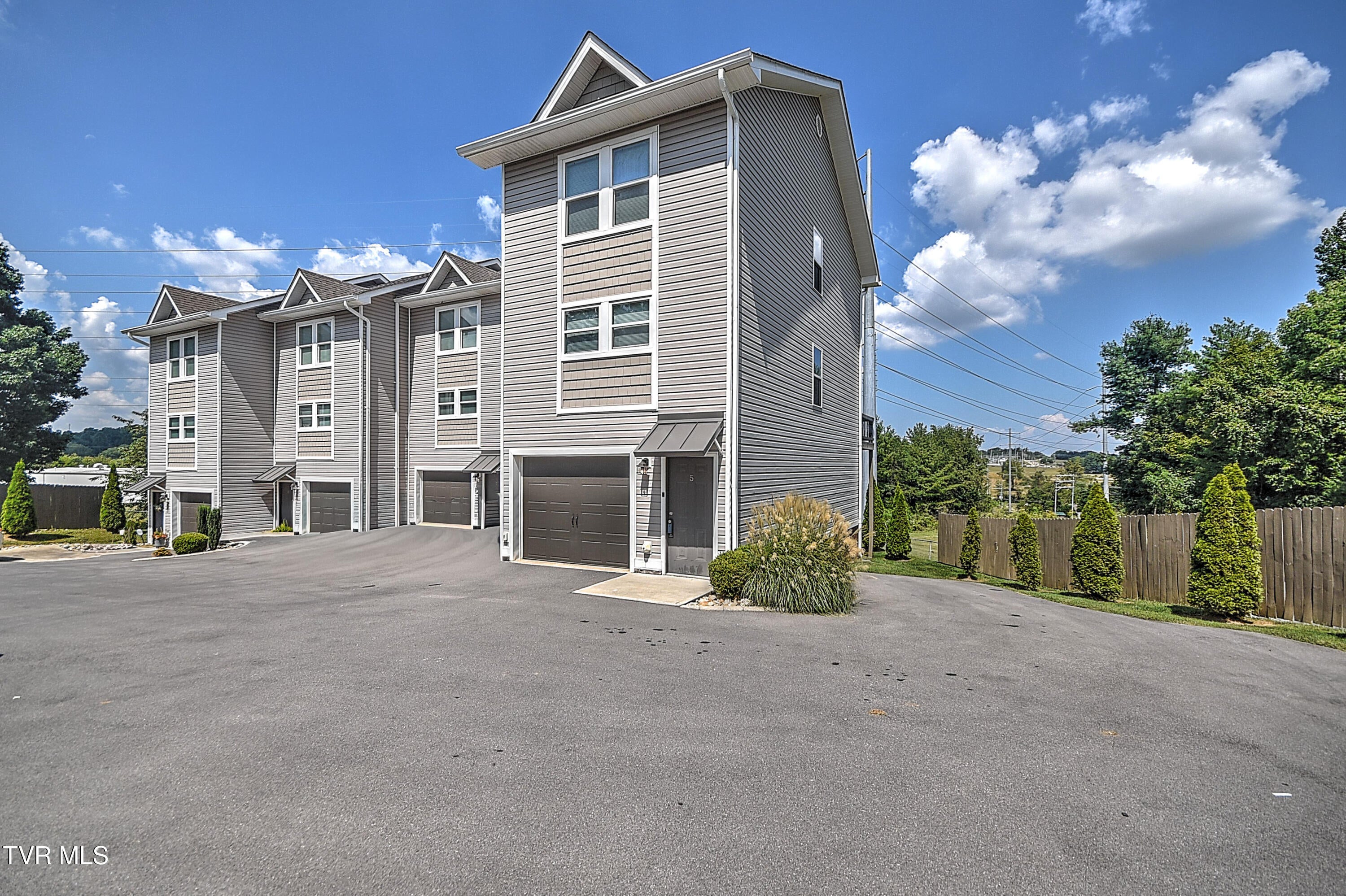 2802 West Walnut Street Unit 5