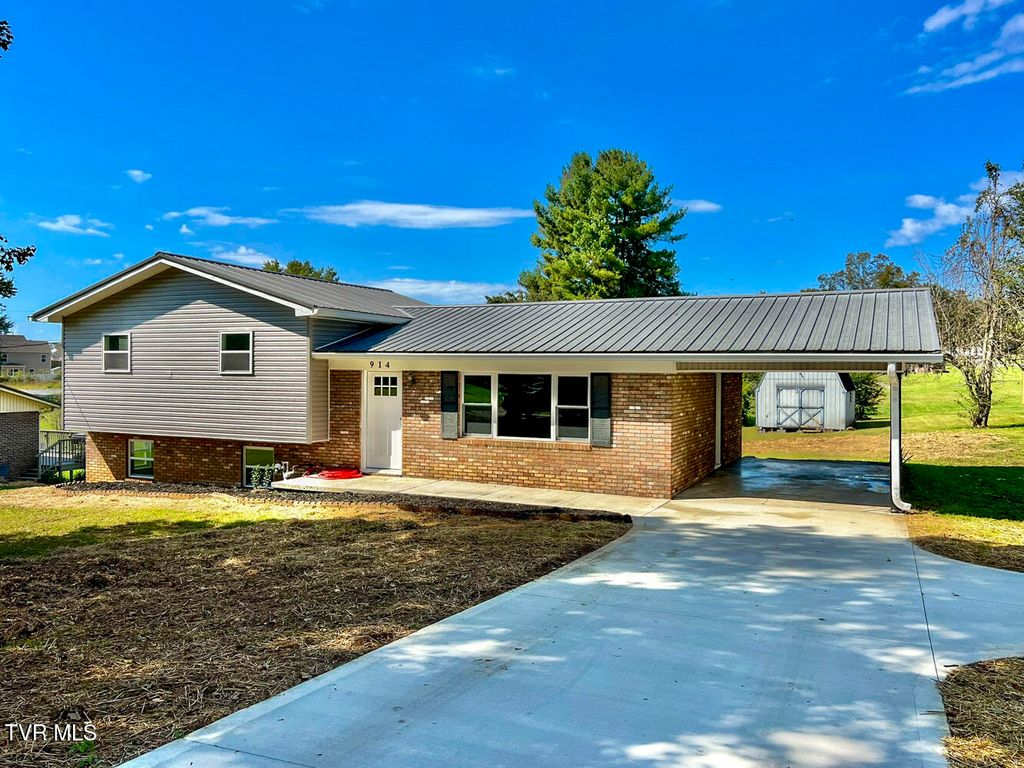 Photo of 914 Flax Lane, Talbott, TN 37877 (MLS # 9986865)