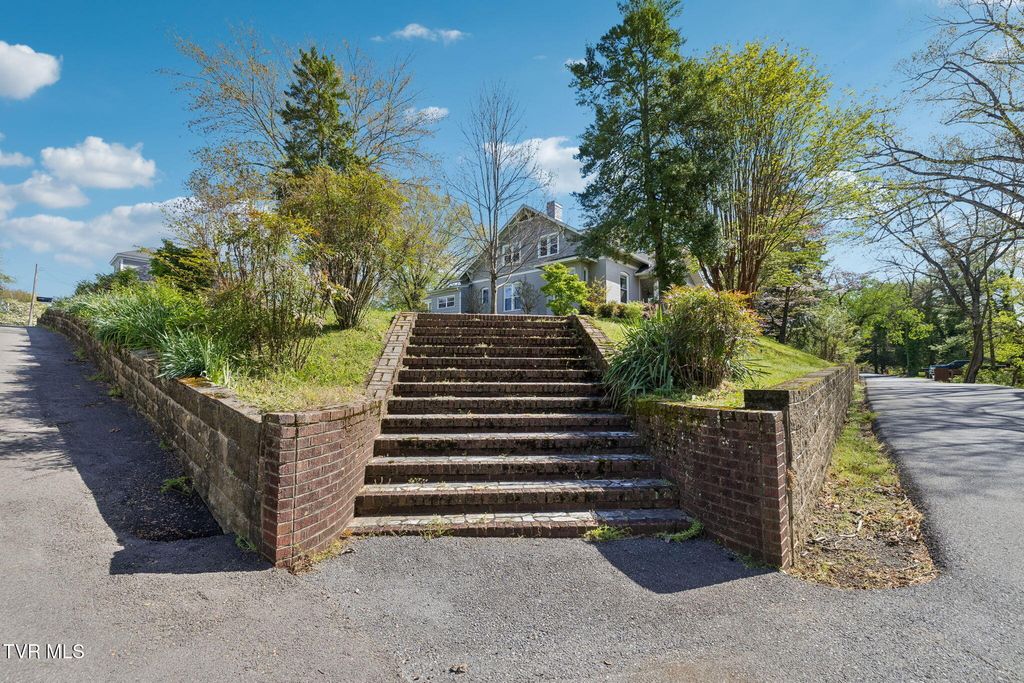 Photo of 210 Clifton Heights Road, Newport, TN 37821 (MLS # 9993885)