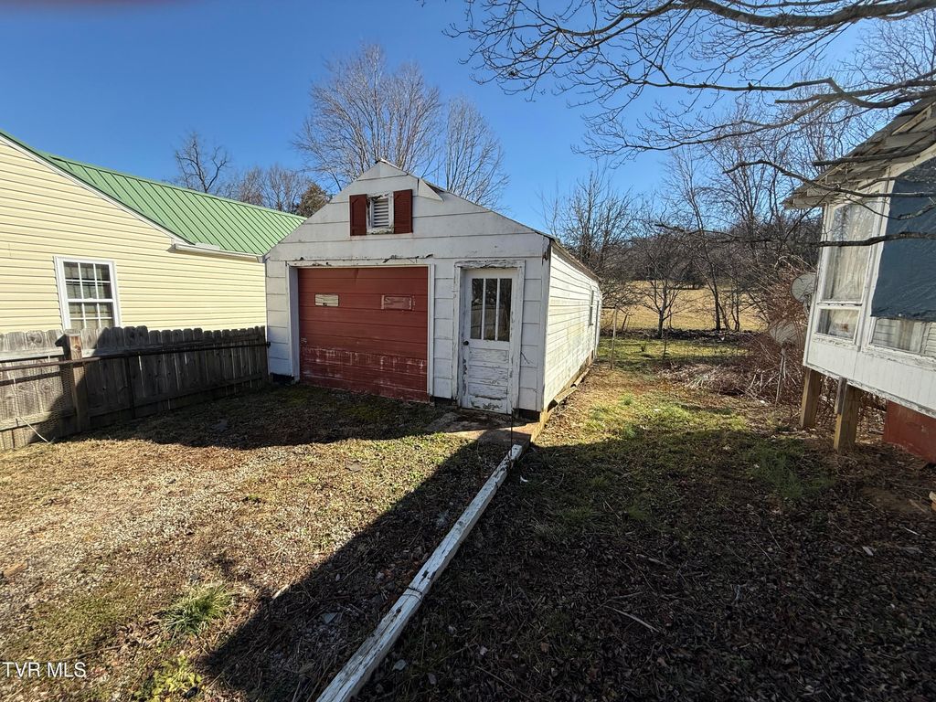 Photo of 163 Ruby Avenue, Elizabethton, TN 37643 (MLS # 9991378)